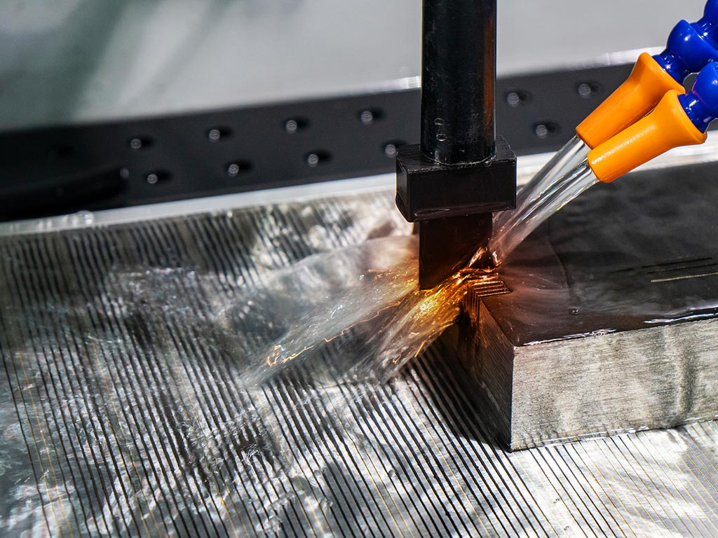 Cómo beneficia que el grafito es un material dieléctrico