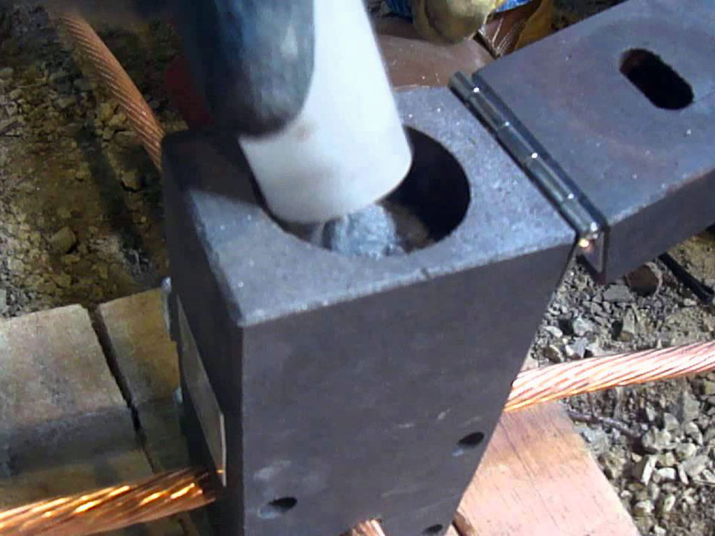 Importancia del grafito como molde para soldadura exotérmica